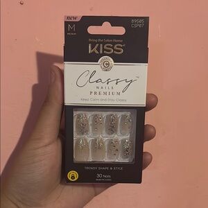 KISS Classy Nails Premium Set with Glitter Accents